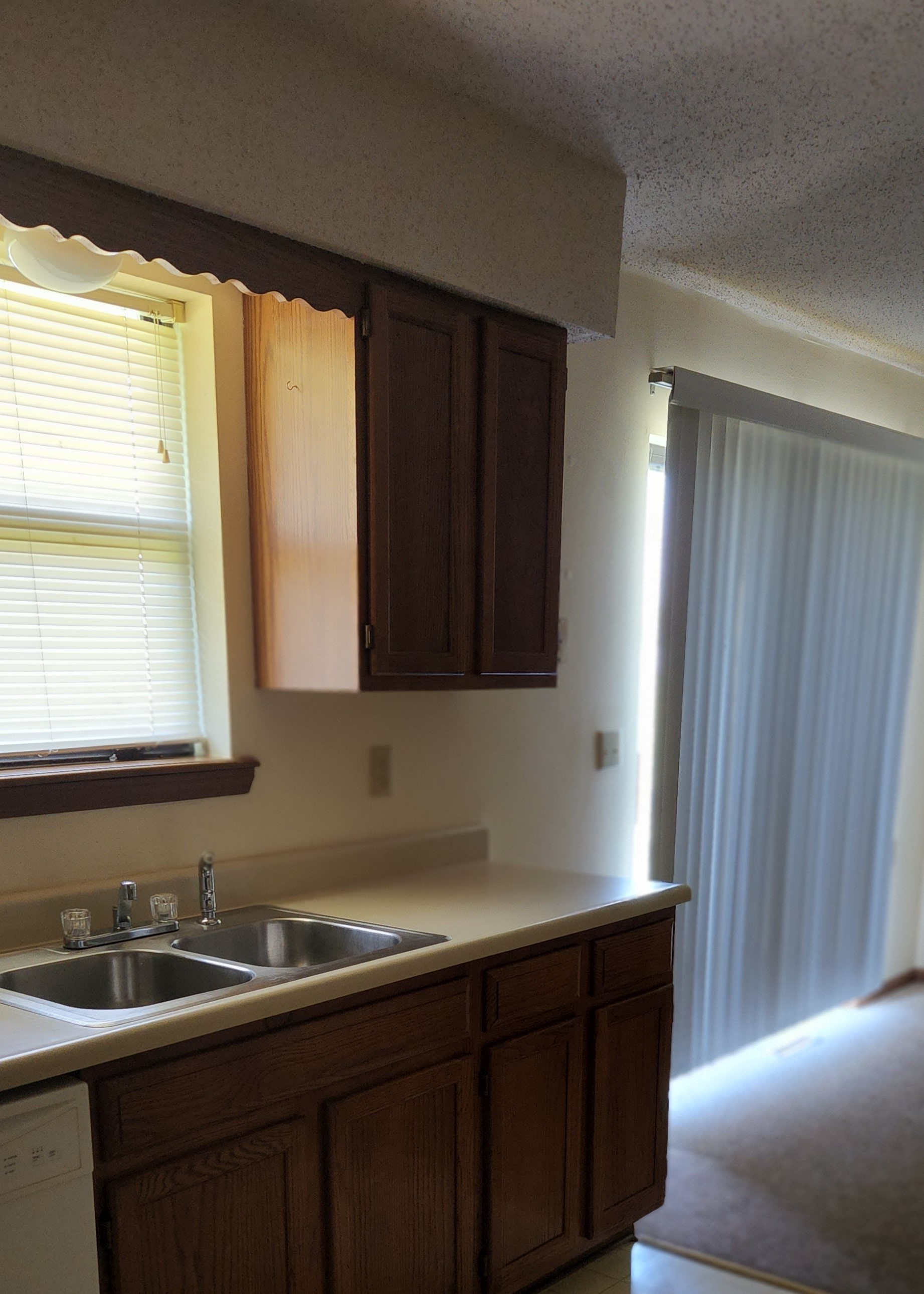 905 B Meadowbrook  4.jpg